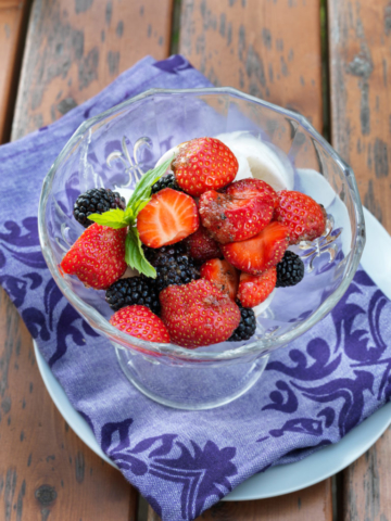 Strawberrys in a glas bowl